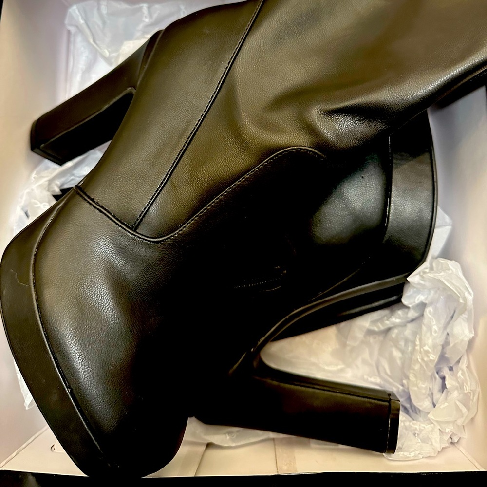 Mid high boots